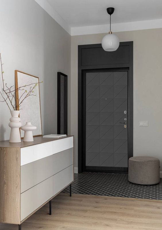 ألواح حائط الباب تمامًا